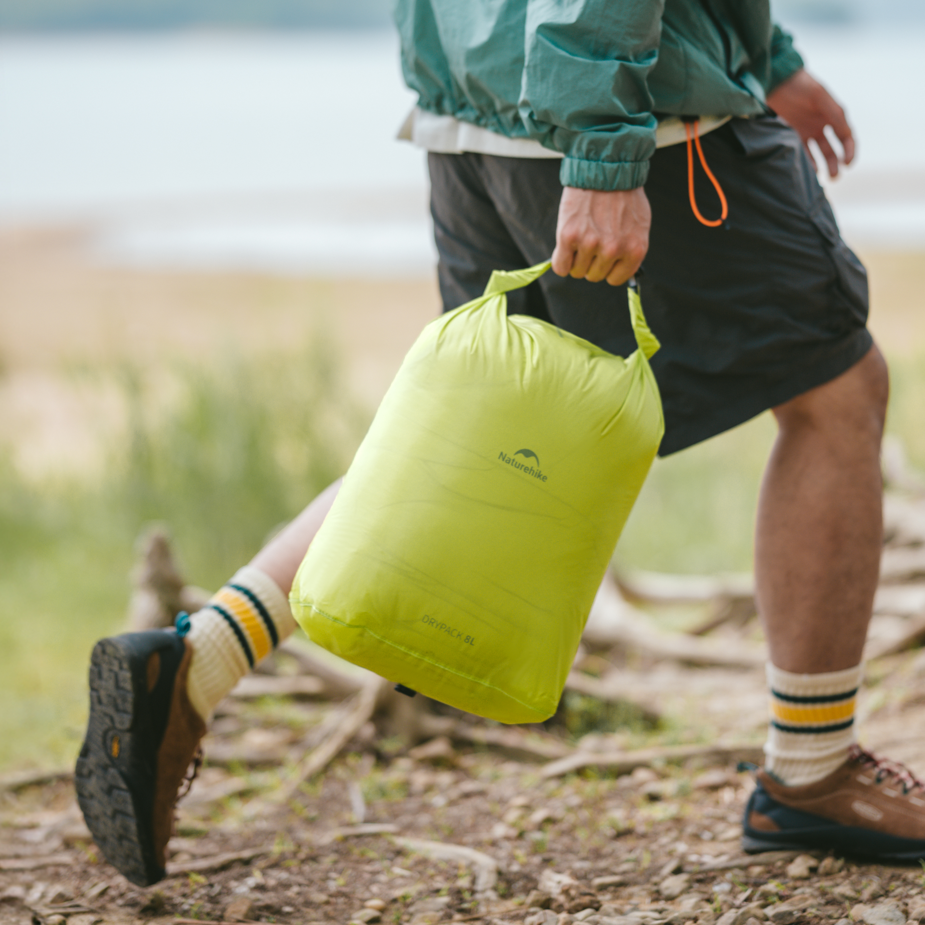 Naturehike ultralehký vodotěsný vak s kompresí 4l - bílý